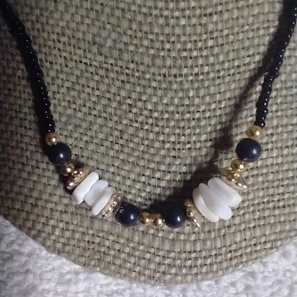 Black white beaded shell necklace beach summer 🏝️🌞 - Picture 1 of 4